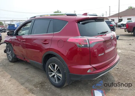 2018 Toyota Rav4 Xle z USA, uszkodzony, nr VIN JTMRFREV2JD255791
